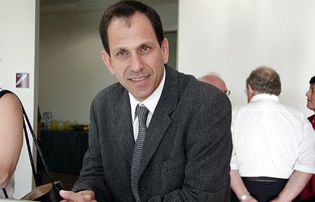 כשהאוזר (מנכ"ל הבורסה) עושה קקי במכנסיים